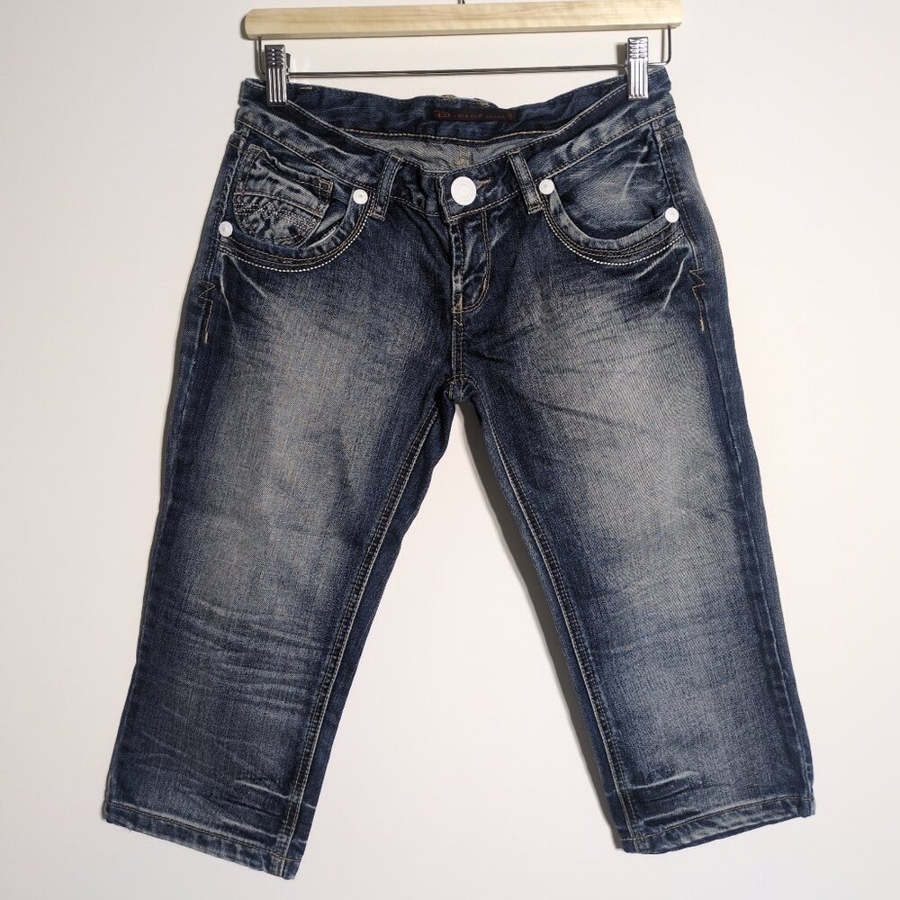 D Blue Jeans Womens 29 Capris Stone Wash White Hardwear Stitch Studs Distressing